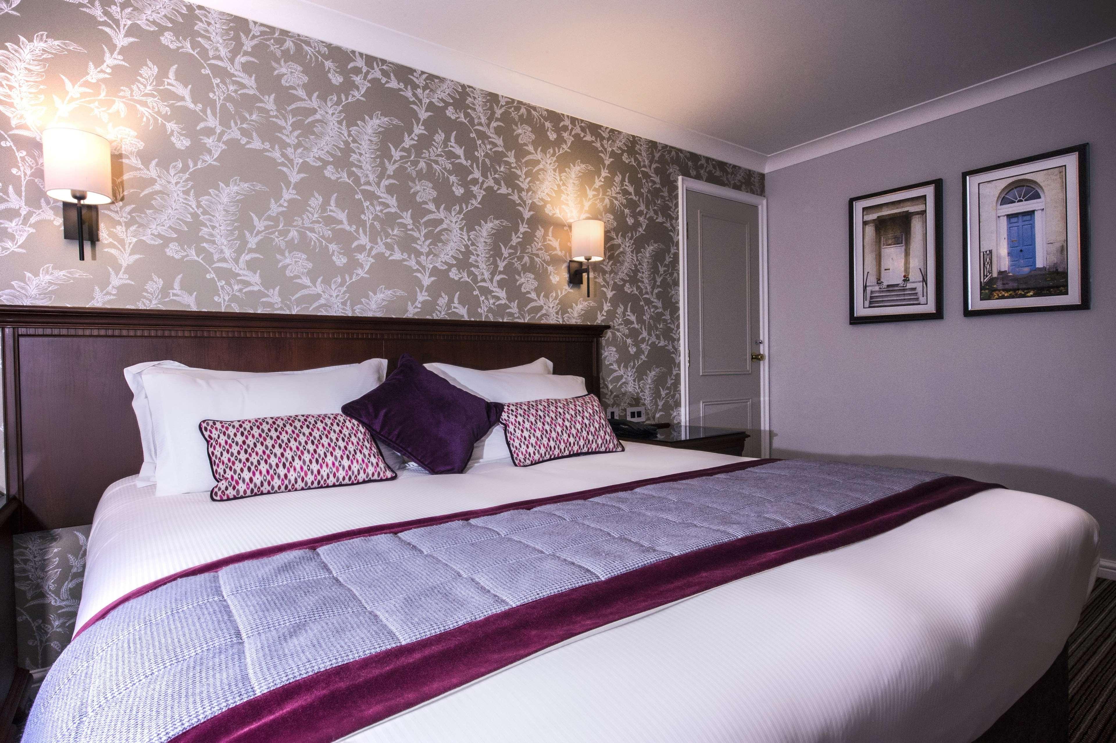 Doubletree By Hilton Cheltenham-Cotswolds Bagian luar foto