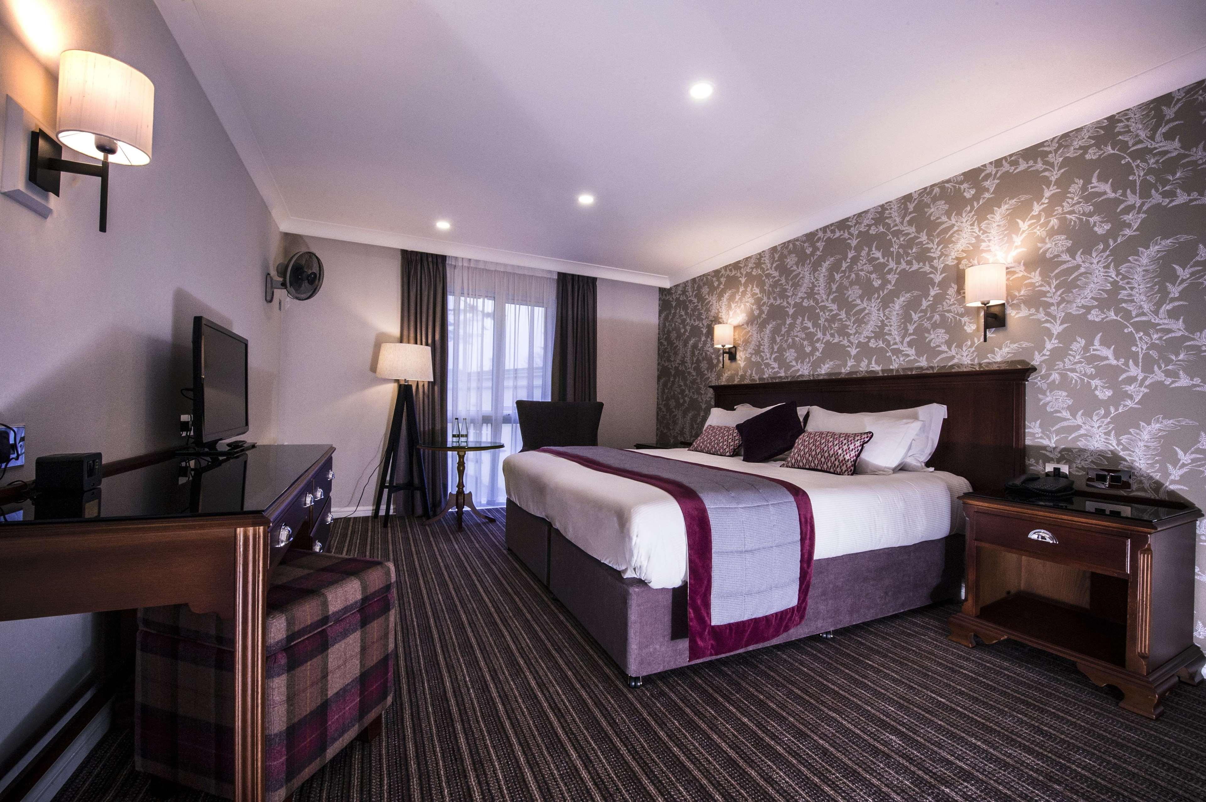 Doubletree By Hilton Cheltenham-Cotswolds Bagian luar foto