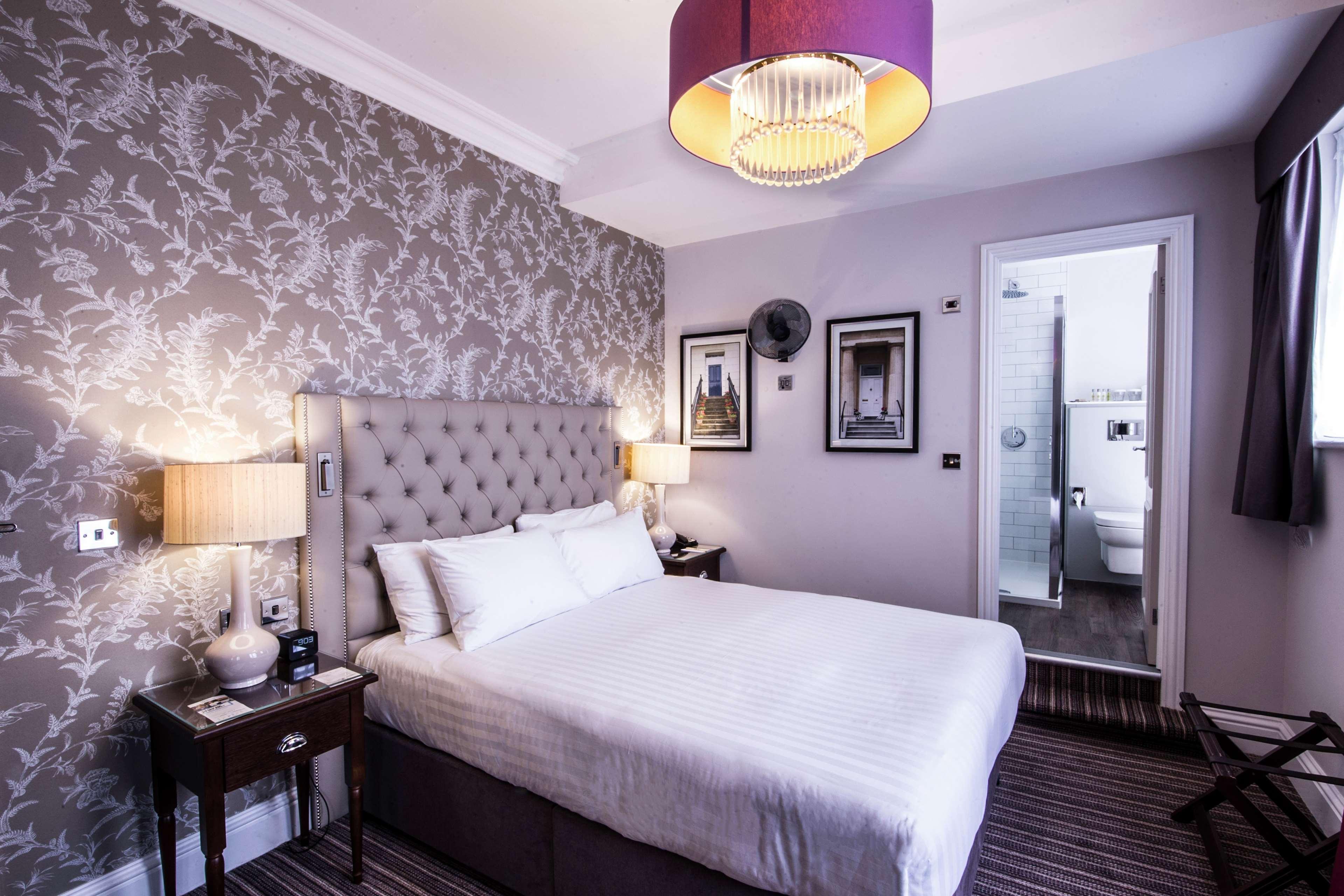 Doubletree By Hilton Cheltenham-Cotswolds Bagian luar foto