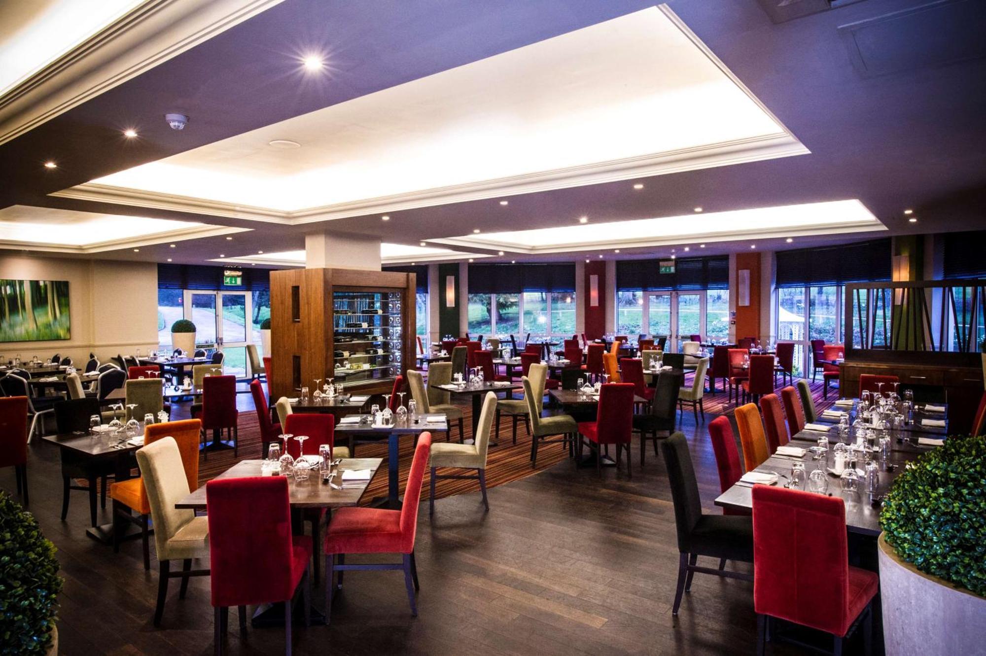 Doubletree By Hilton Cheltenham-Cotswolds Bagian luar foto