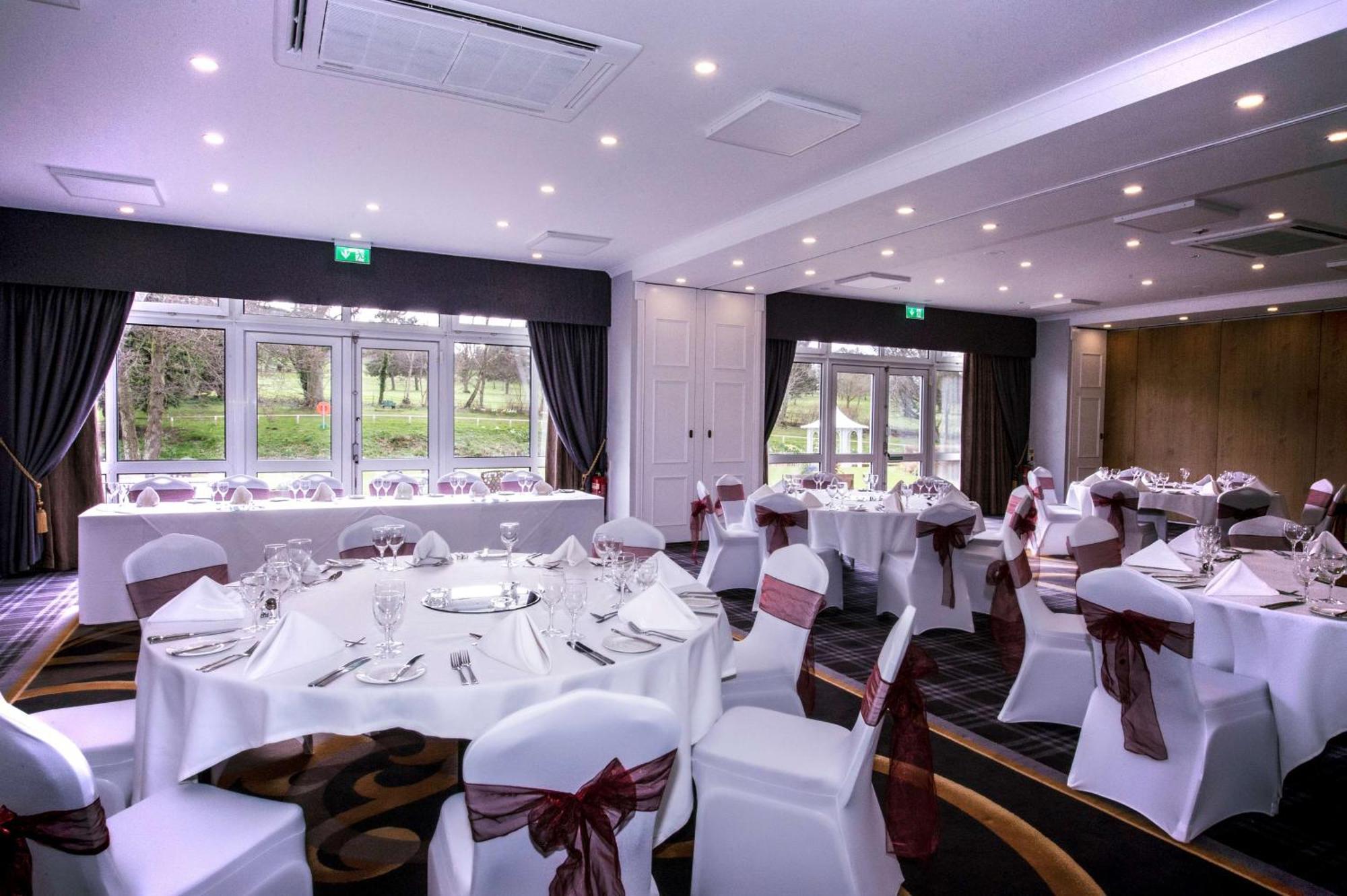 Doubletree By Hilton Cheltenham-Cotswolds Bagian luar foto