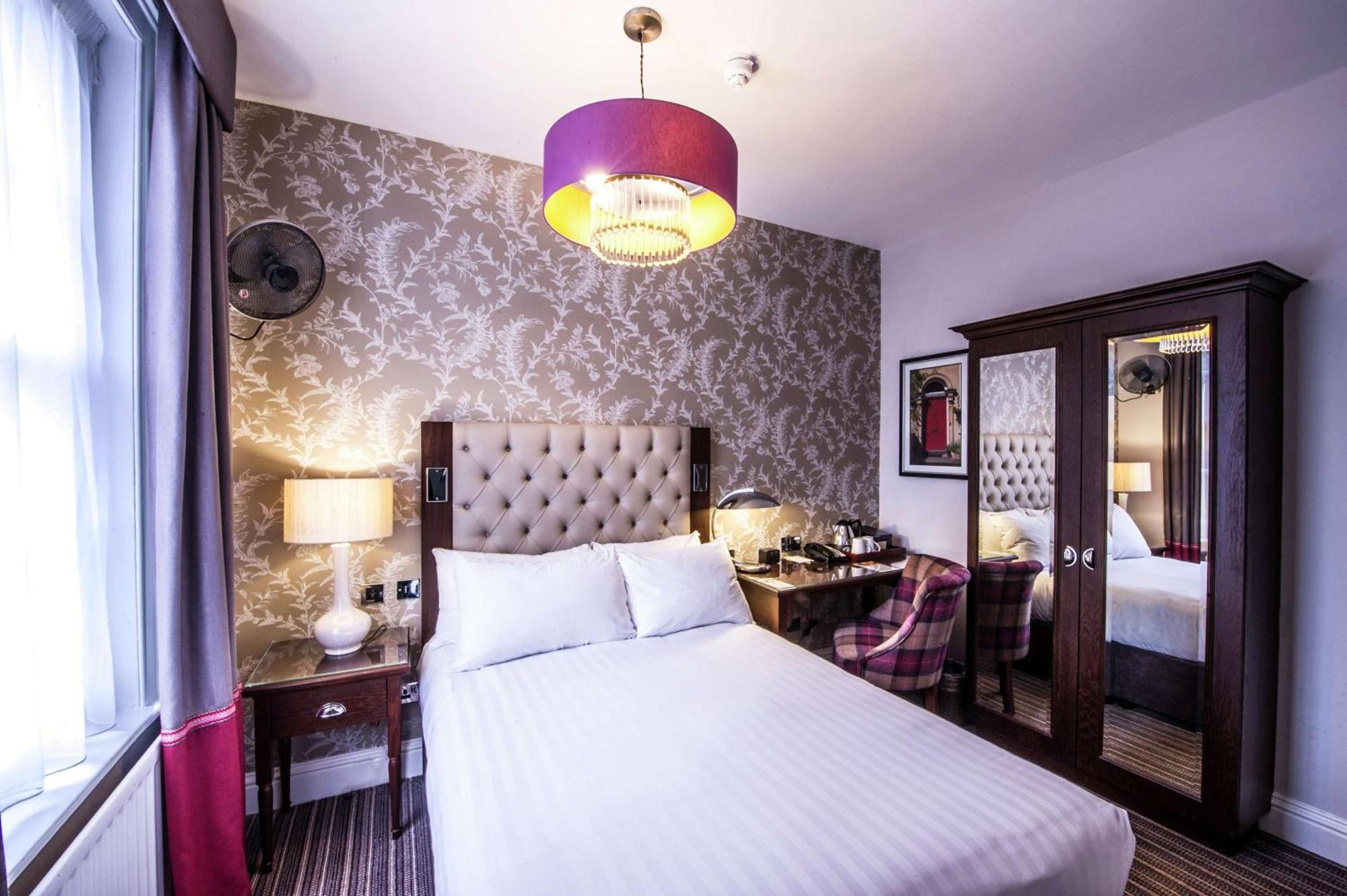 Doubletree By Hilton Cheltenham-Cotswolds Bagian luar foto