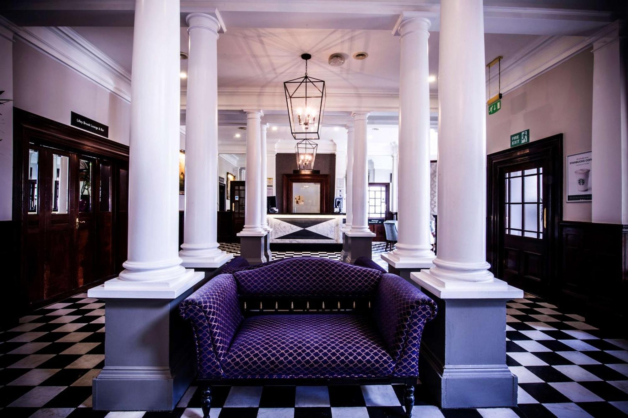 Doubletree By Hilton Cheltenham-Cotswolds Bagian luar foto